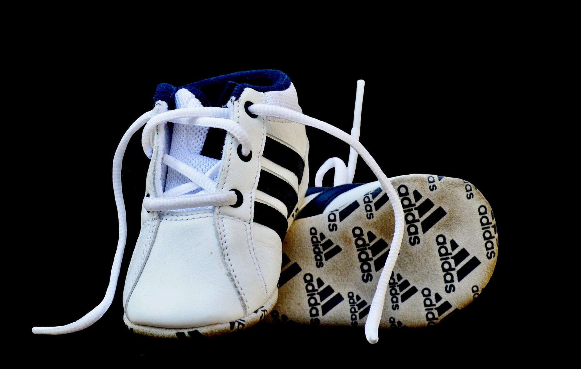 adidas baba cipő